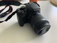 Aparat foto Canon EOS 700D