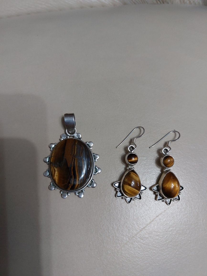 Vând set de bijuterii argint 925 și ochi de tigru.