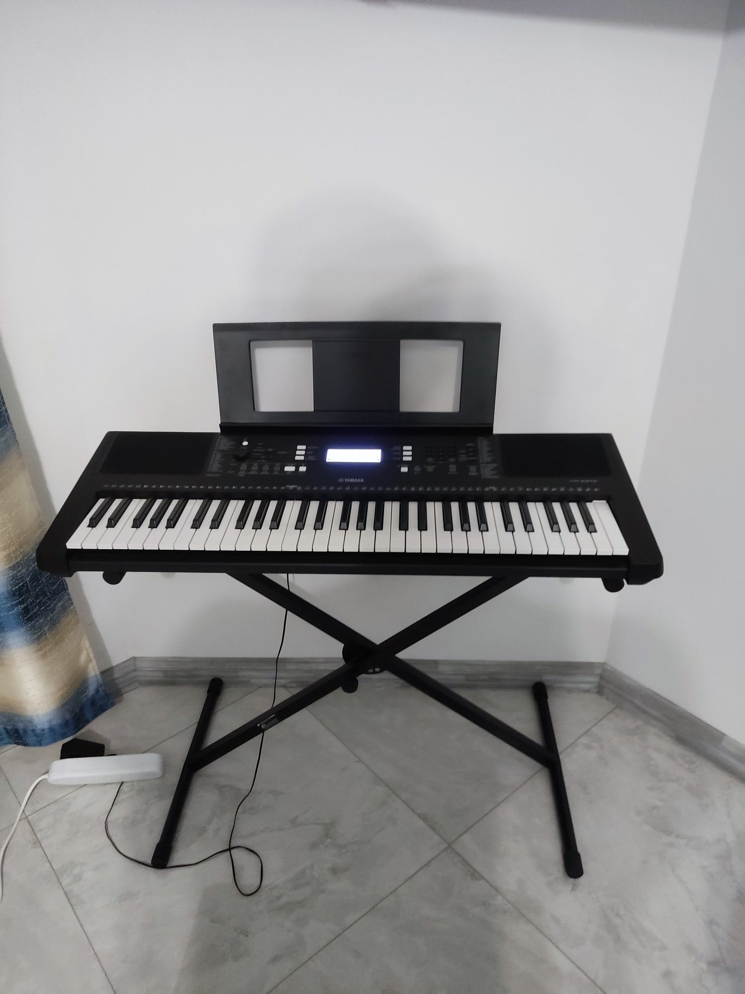 Orga Yamaha PSR E373