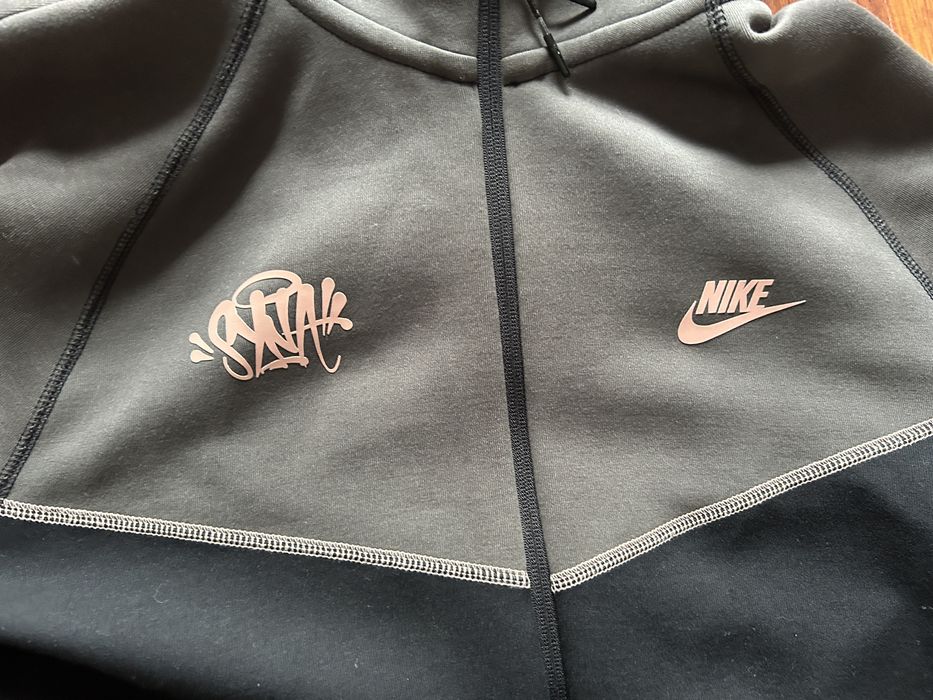 Compleu nike tech syna