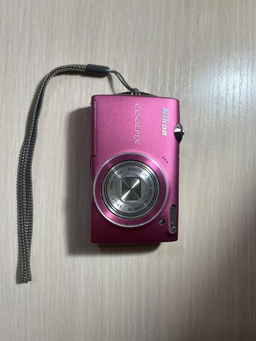 Цифровая камера (Nikon s5100)