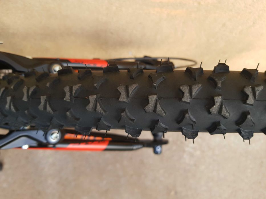 Bicicleta MTB, aluminiu, Scott scale, roti pe 24"