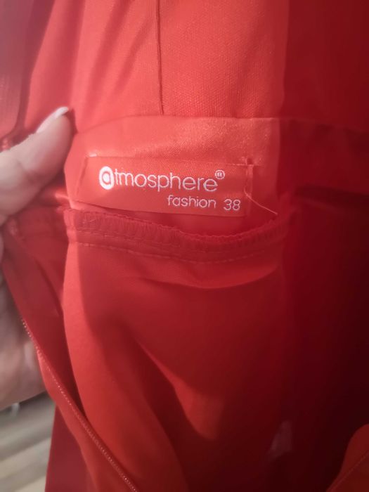 Vând rochii ocazie purtate o singura data