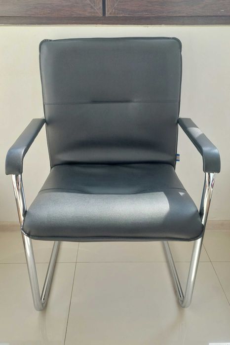 Scaun de bucatarie / birou