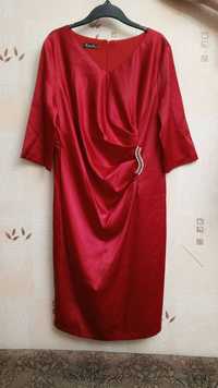 Платье красное атласное