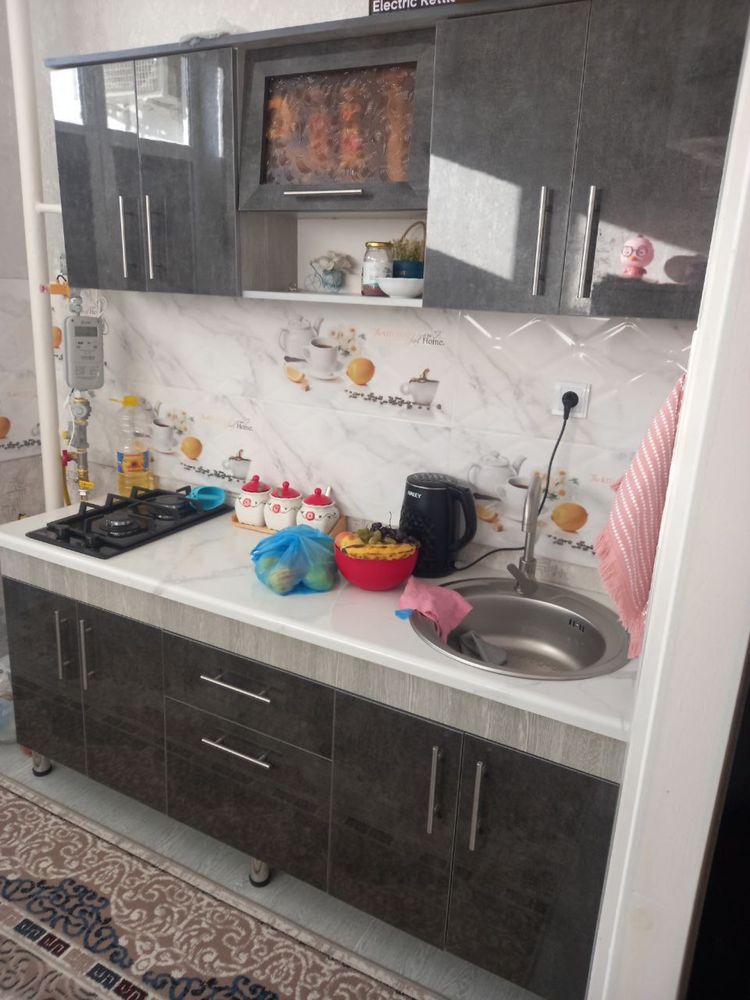 Qizlarga kvartira bor