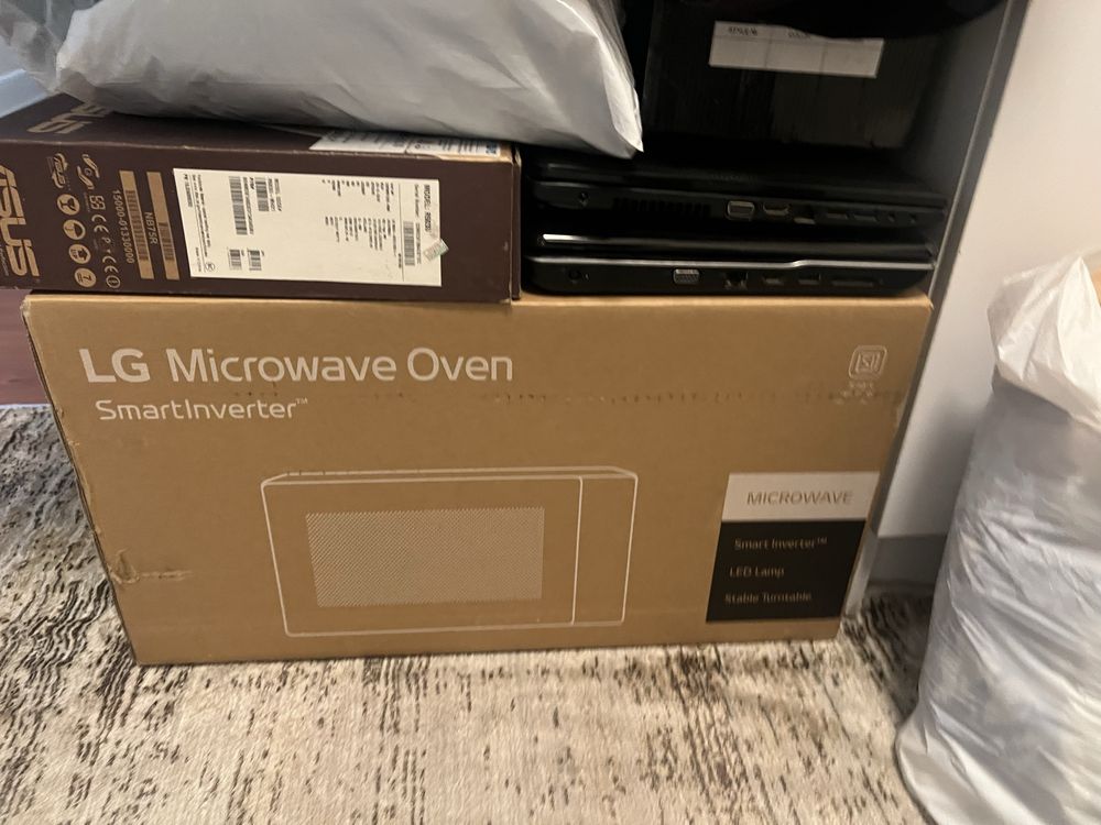 LG Microwave Oven