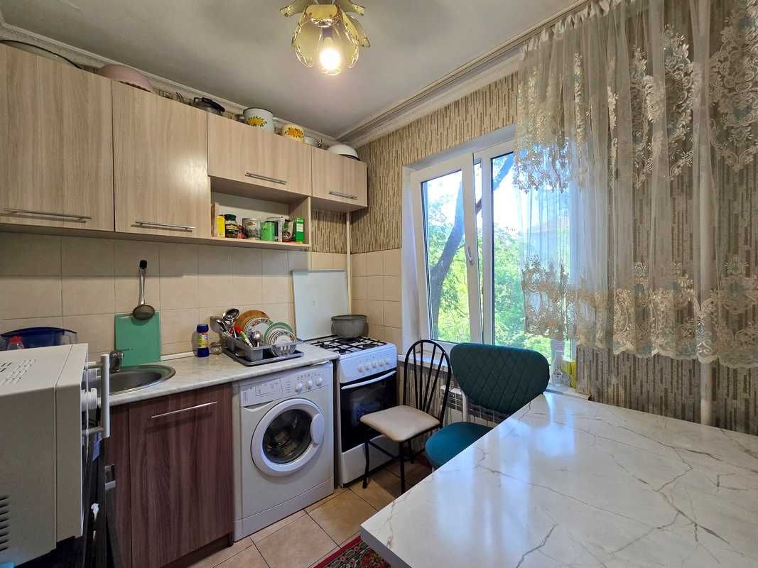 Продам 3 комнатную квартиру мкр Алмагуль
