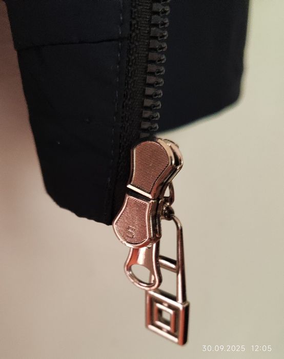 Новая женская ветровка 48,50  размер.