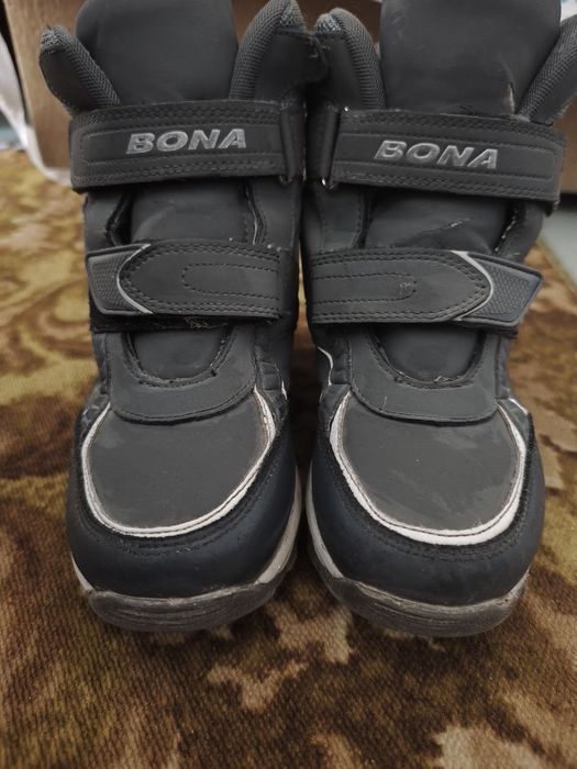 Продаются ботинки