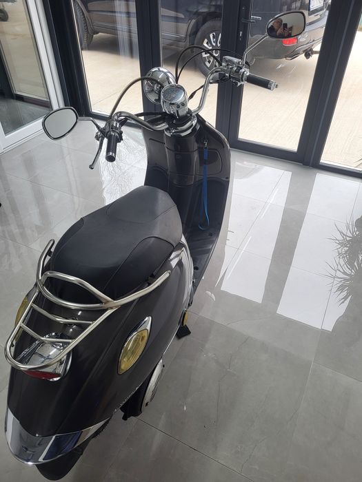 Scuter retro 125 cm, impecabil