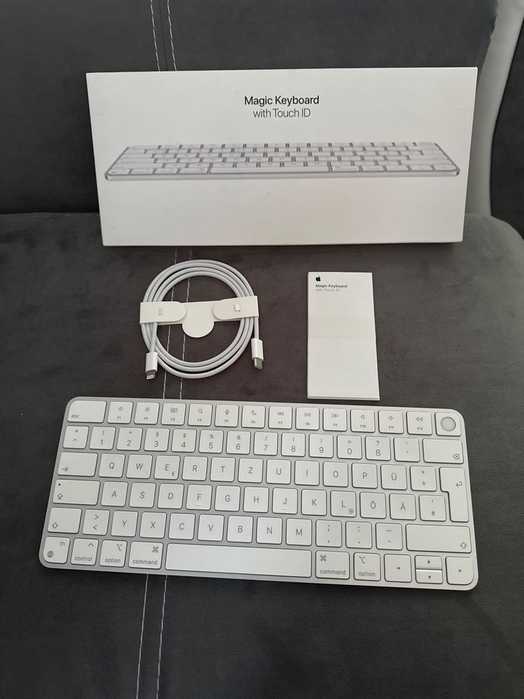 Magic Keyboard with Touch ID Apple