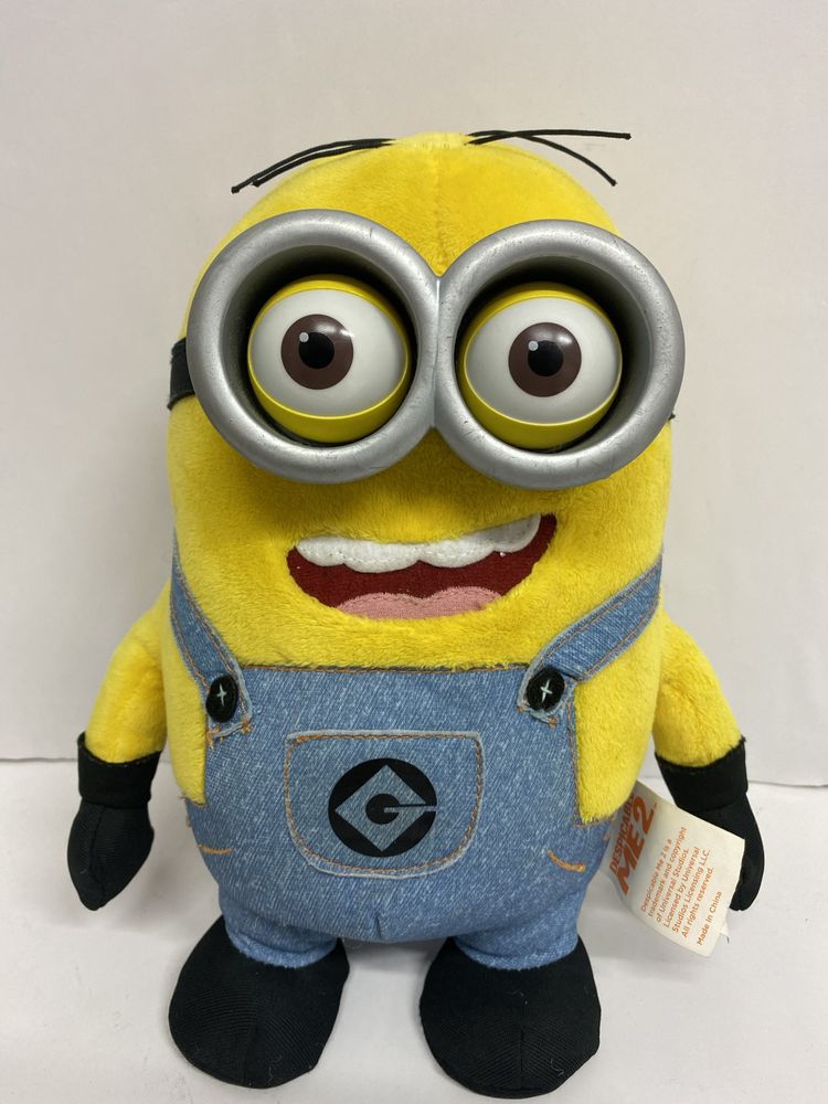 MINIONS jucărie din pluș interactivă cu sunete Minion 22 cm