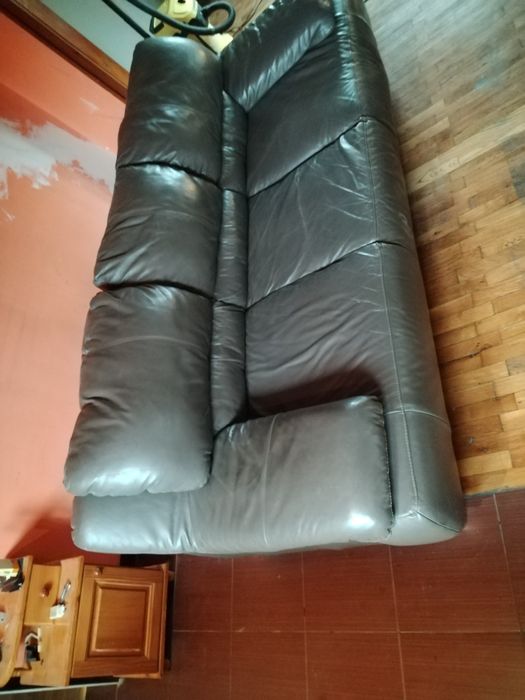 Диван кожа подарявам