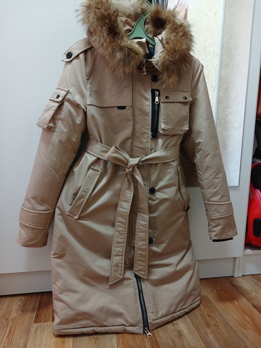 Продам женский зимний пуховик