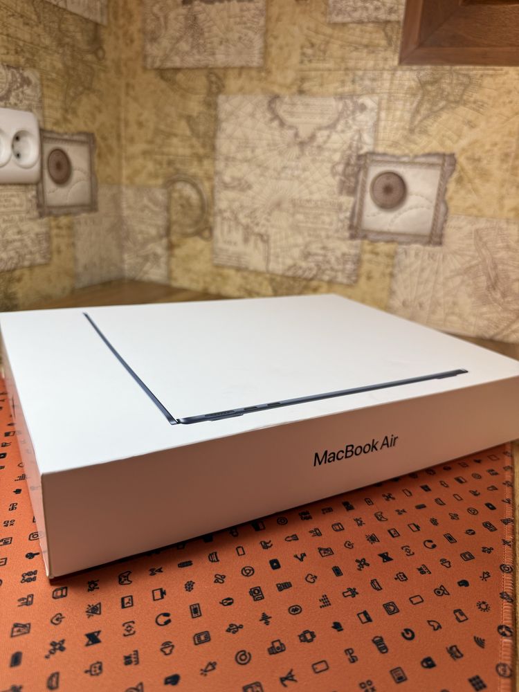 MacBook Air M2 (2022) — Midnight Blue