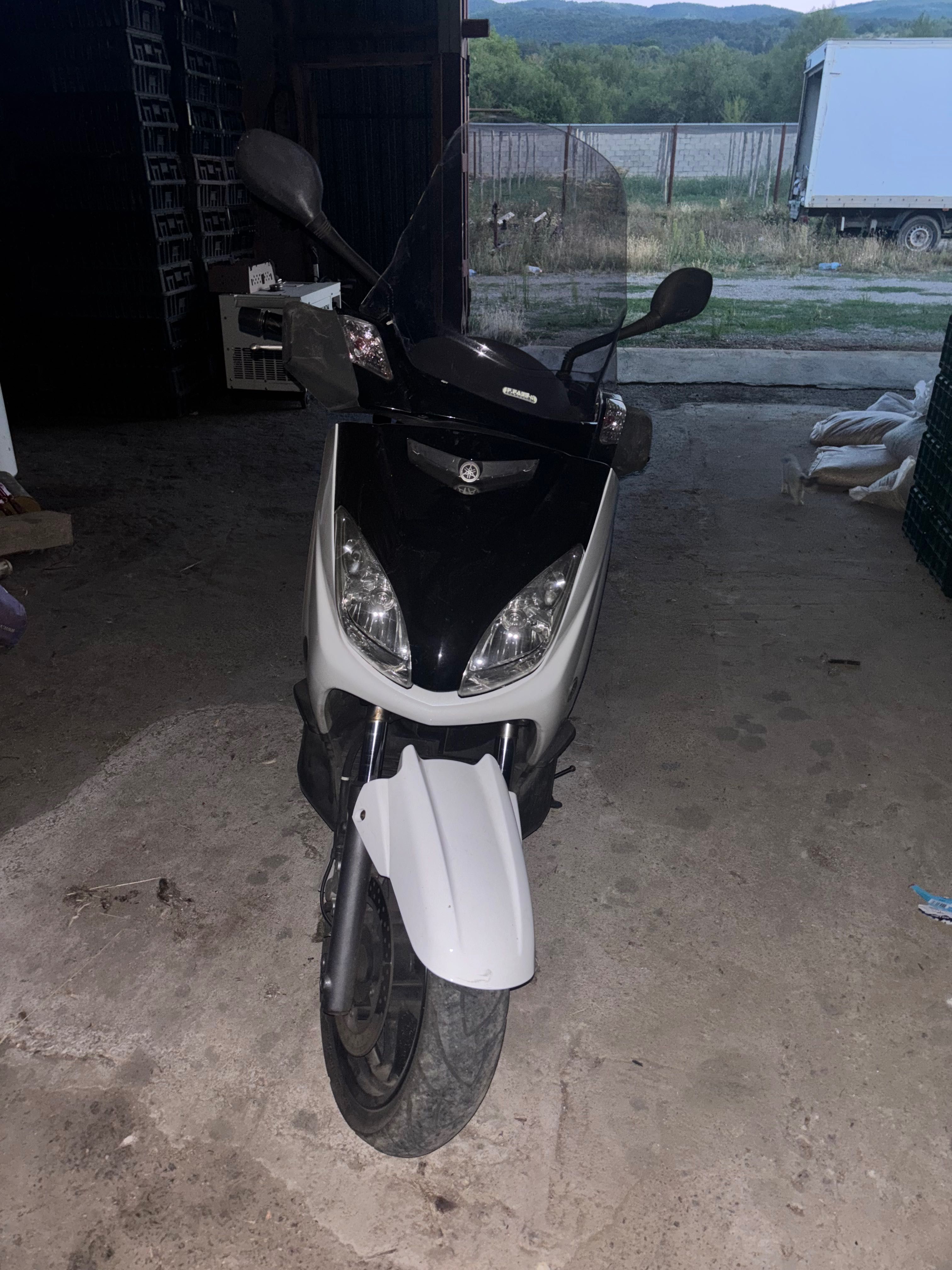 Скутер Yamaha X-max 250 нов внос