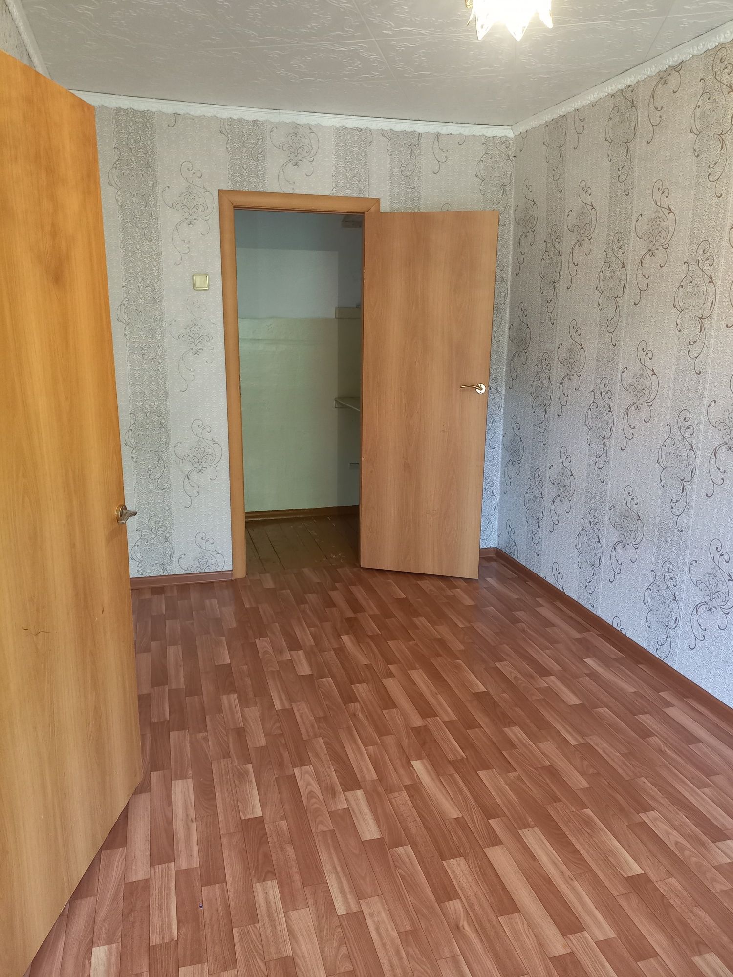 Продам 2х комнатную квартиру по ул Казахстан 108, не угловая, этаж 3.