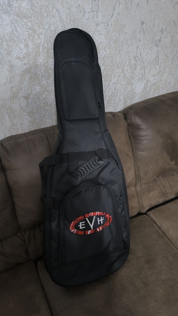 Chitara electrica EVH Striped Series Red with Black Stripes + Husa