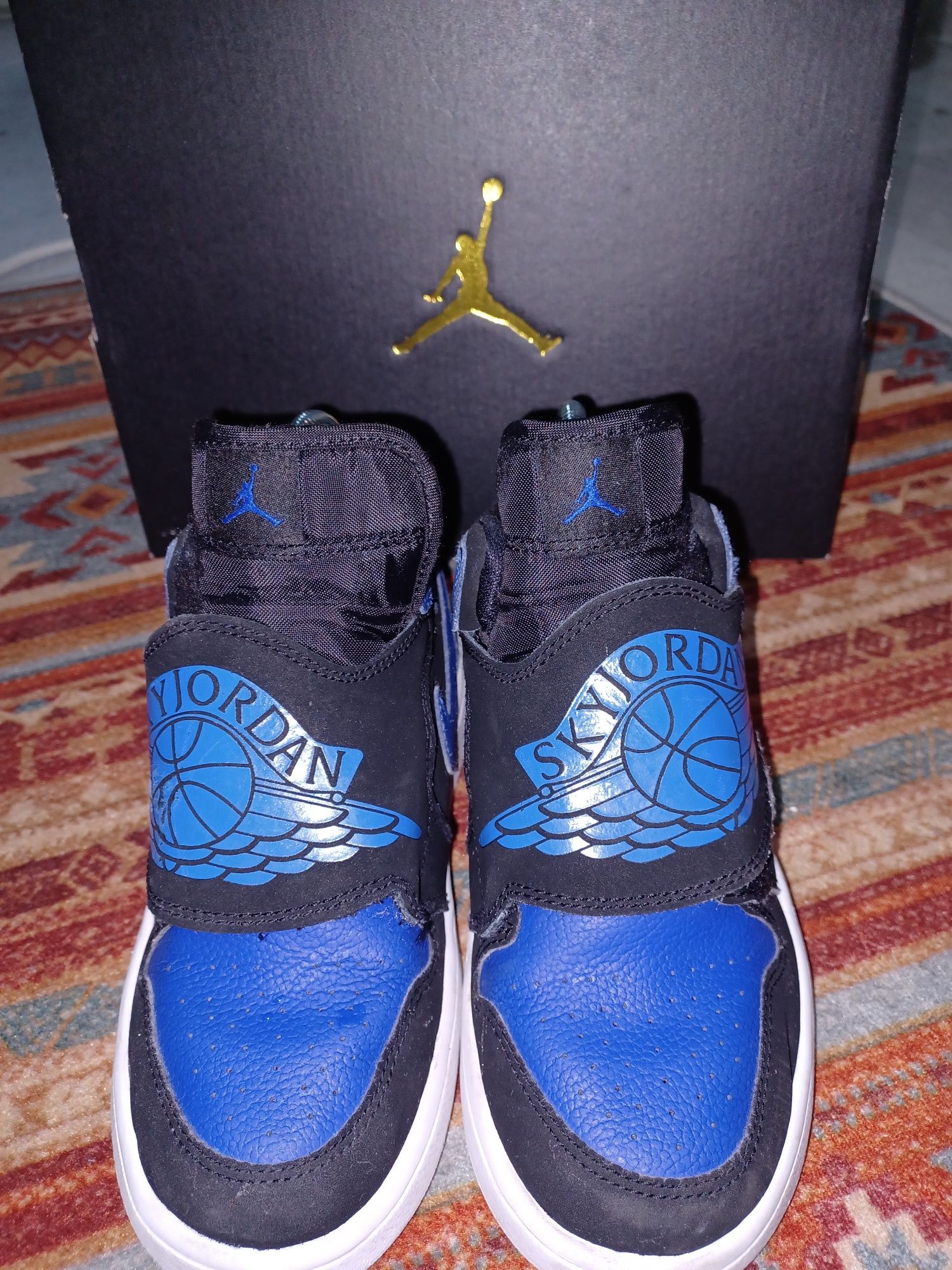 Adidasi air jordan! Pentru copii ,respectiv baietii