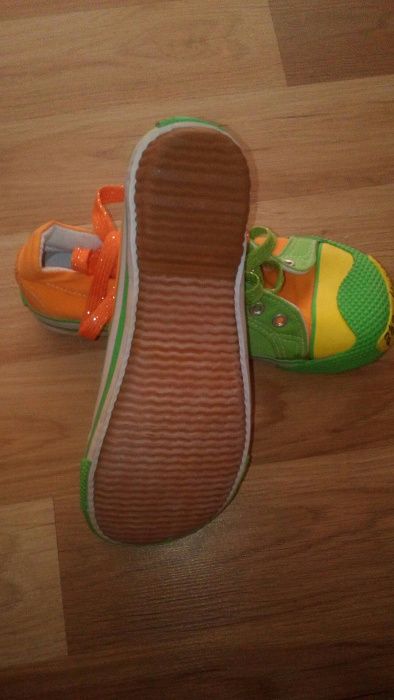 Tenisi colorati din panza, numarul 38