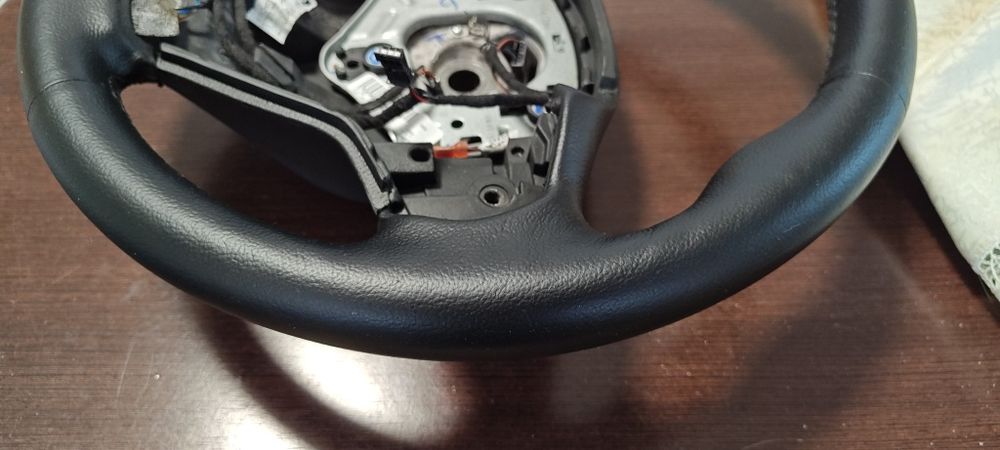 Volan sport BMW X3 F25 cu încălzire și comenzi