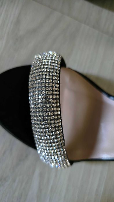 Sandale cu toc pentru femei