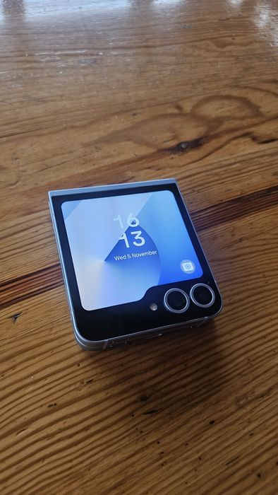 Samsung Z Flip 6