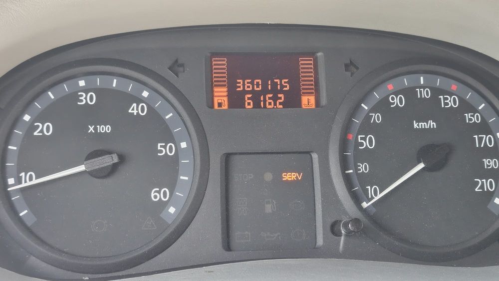 Renault trafic 2.0 90 cp 9 locuri