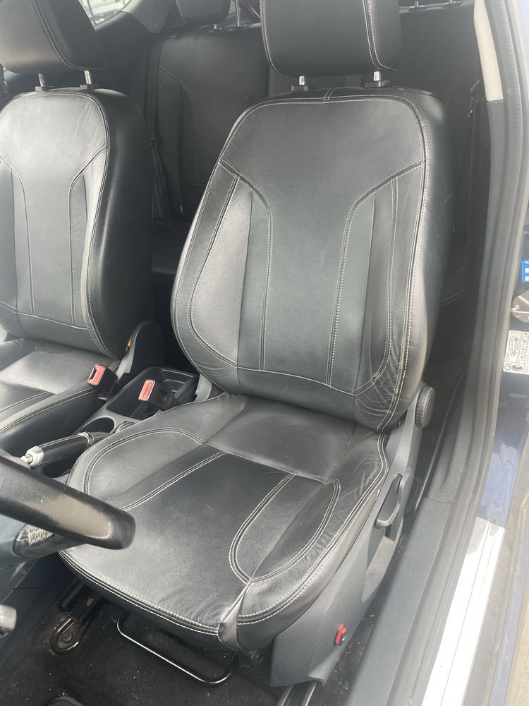 Set scaune Ford Fiesta ST, Piele, incalzite.