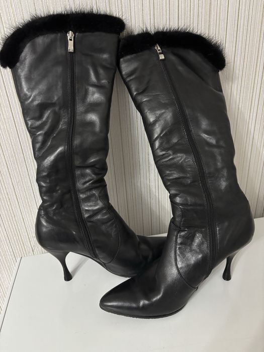 Продам сапоги натуралка 39 размер цена 5000