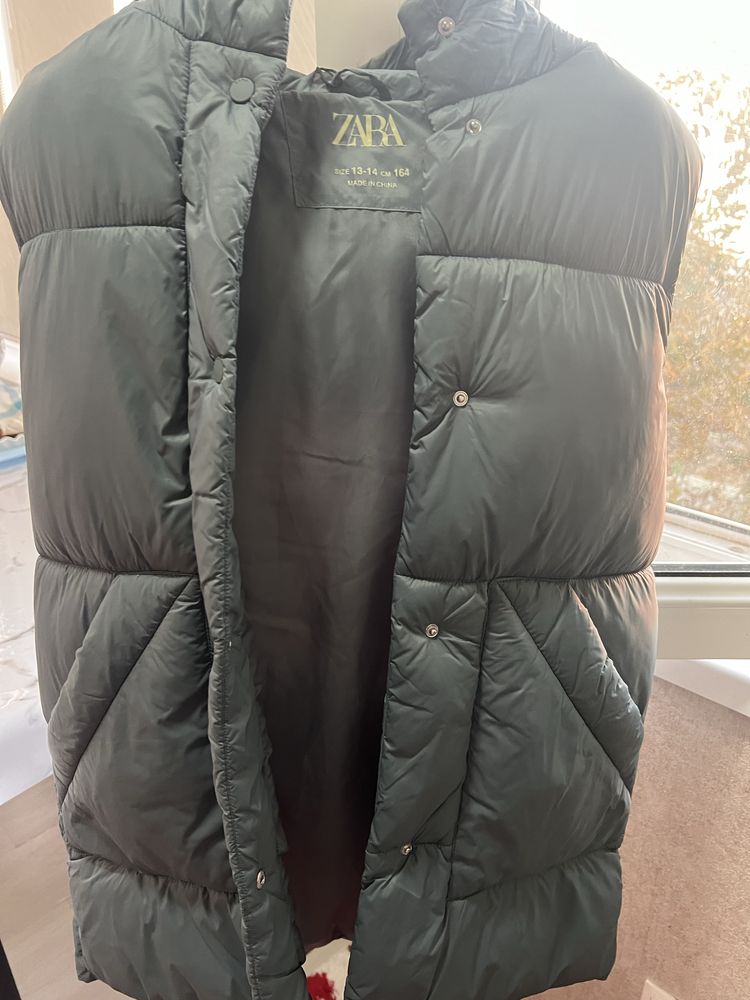 безрукавка от ZARA