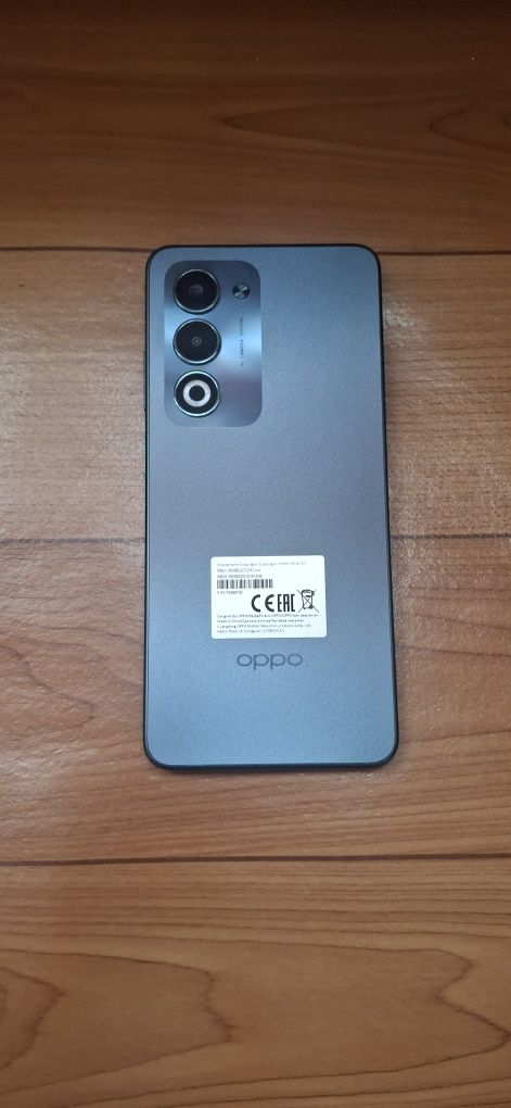 продаётся Oppo A5 зелёный