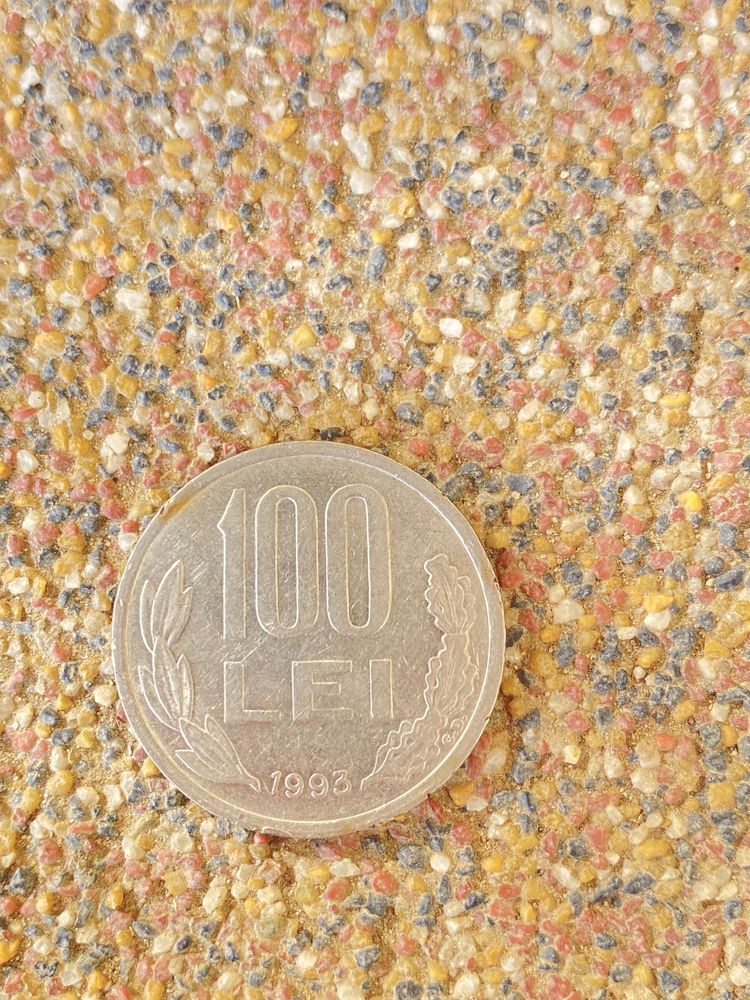 Moneda 100 lei stare foarte buna preț 1600 negociabil