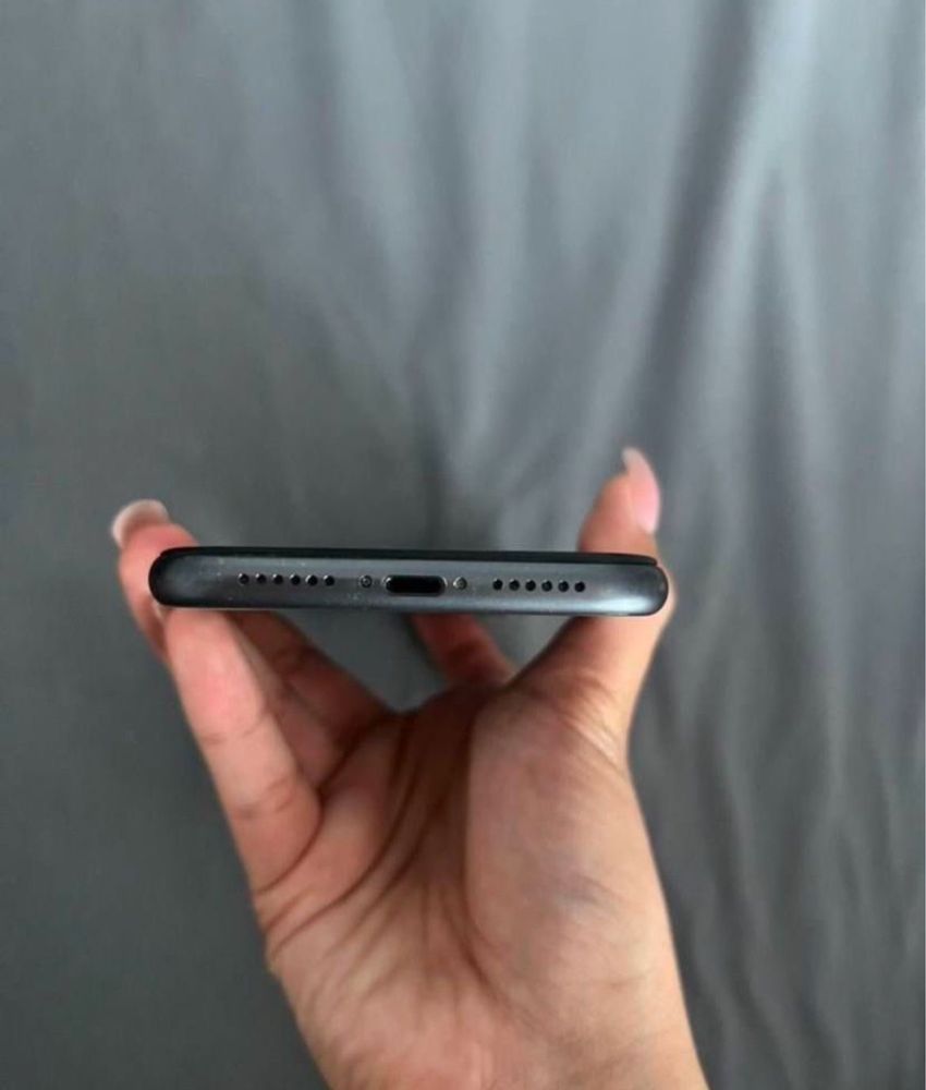 IPhone 11 продам срочно