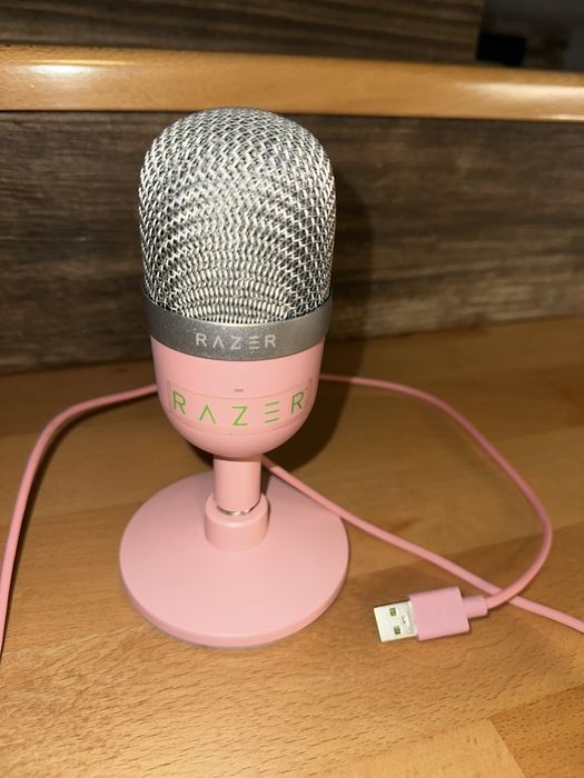 Microfon Razer Siren Mini roz