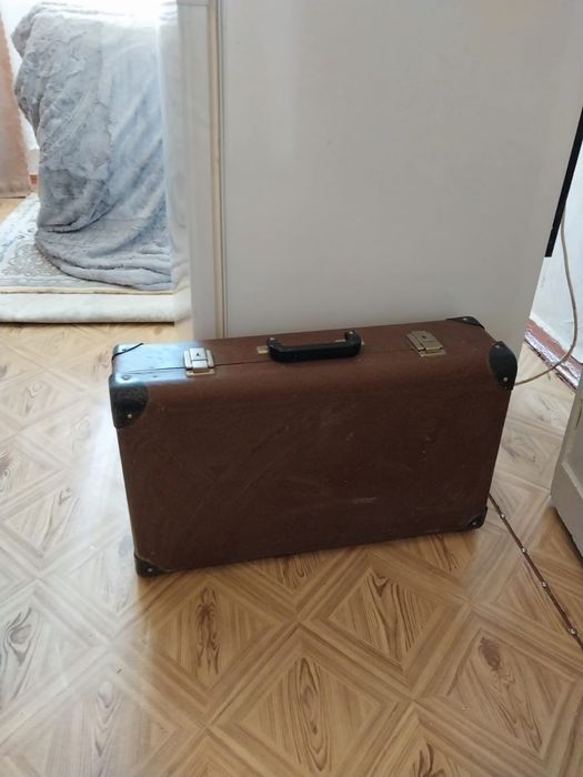 Продам чемодан-антиквариат