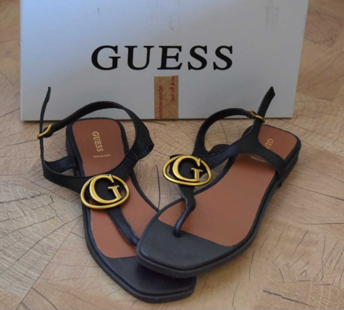 Ниски сандали с разделител между пръстите Guess