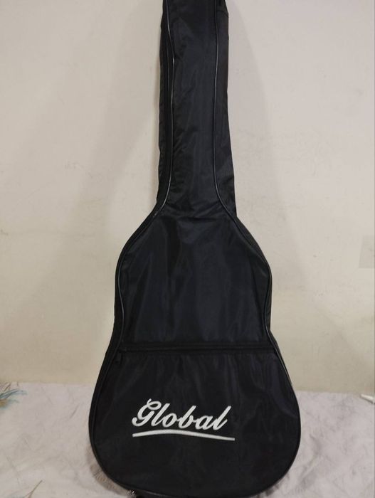 Yangi gitara sotiladi srochna oladiganlar yozsin kelishamiz