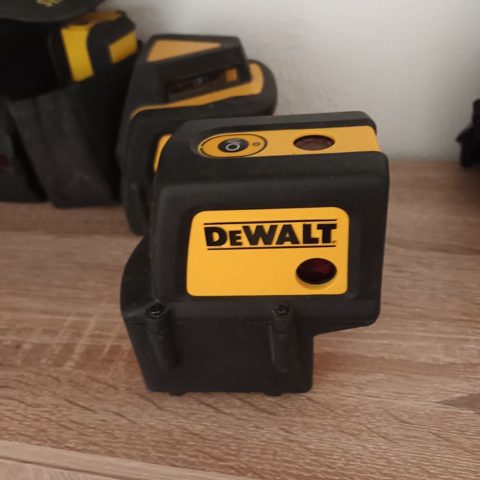Laser DeWalt cu punct!