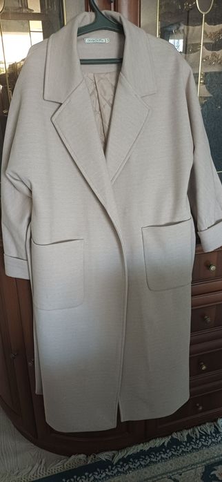 Продам пальто 50 размера
