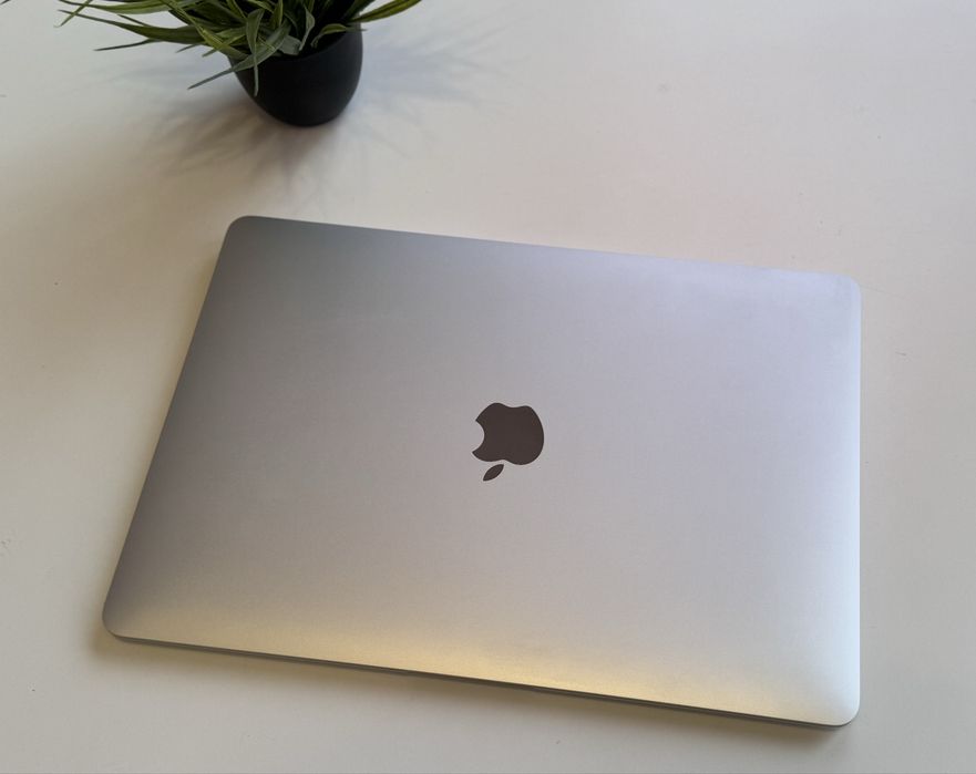 MacBook Air M1 2020 (13.3 Retina дисплей, 8GB /250gb SSD