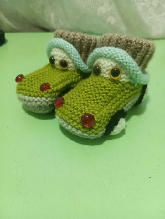 Детские вязанные пинетки