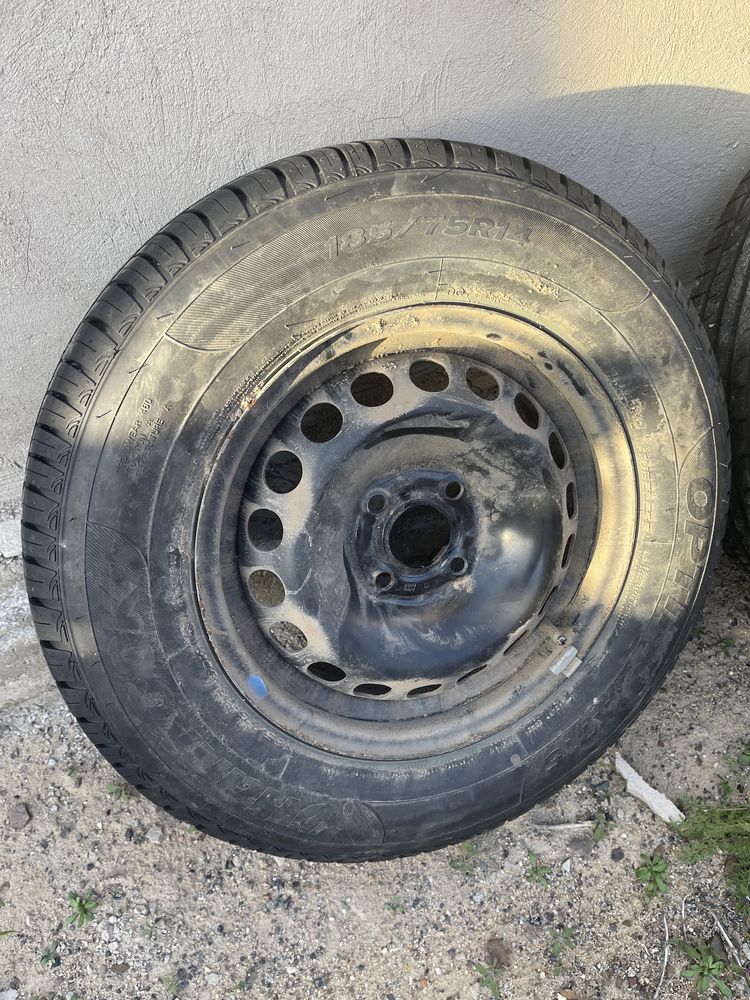 Продам колесо Hankook в комплекте 185/75R14