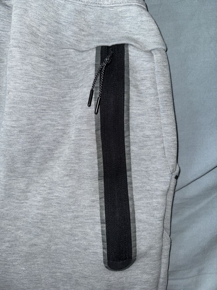 Nike Tech Fleece долнище XS