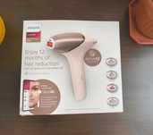 Фотоепилатор Philips Lumea-серия 9900 BRI977/00