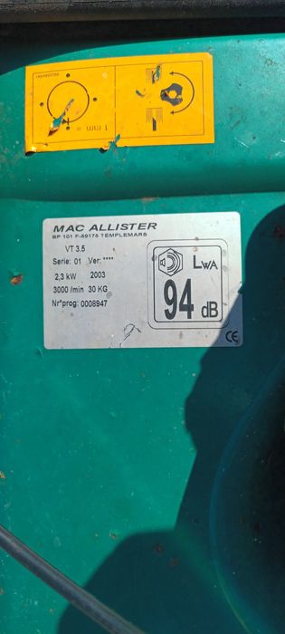 Se vinde scarificator de gazon