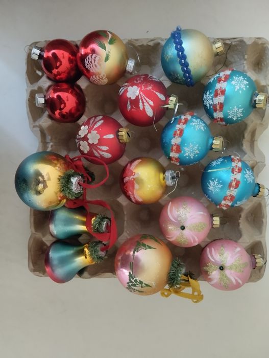 Ёлочные игрушки мишура и так далее