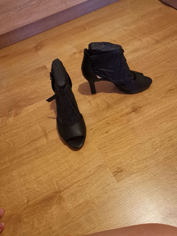 Дамски обувки clarks и fabiano