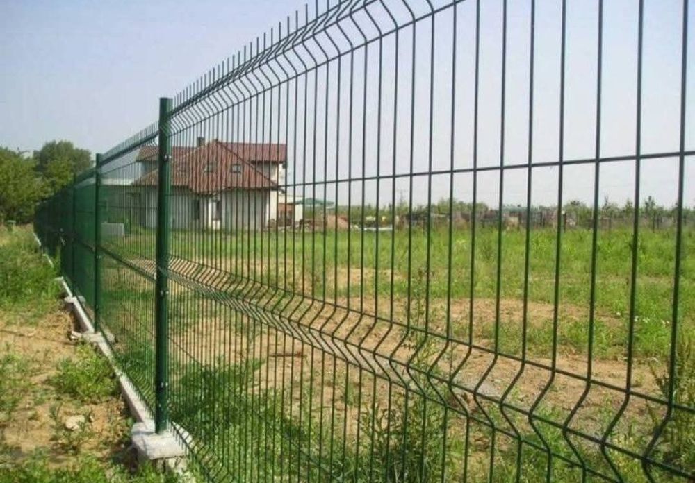 Vând garduri din plasa cu fundație sau piroane de beton